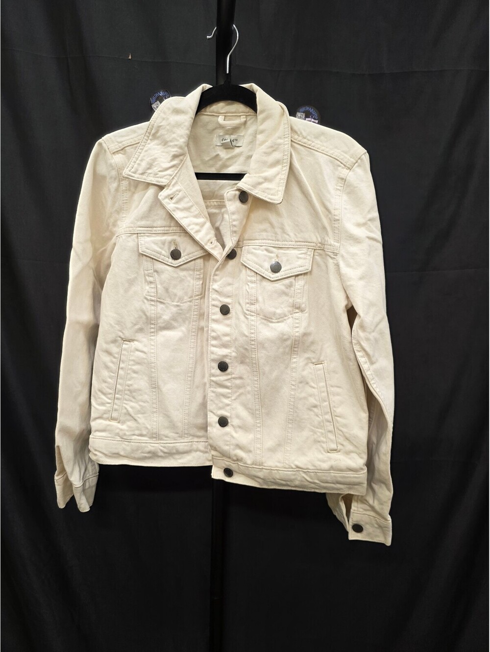 ON 34TH CLASSIC DENIM TRUCKER JACKET ECRU M